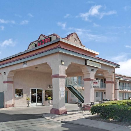 Super 8 By Wyndham Tucson Downtown Convention Center Hotel Bagian luar foto