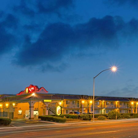 Super 8 By Wyndham Tucson Downtown Convention Center Hotel Bagian luar foto