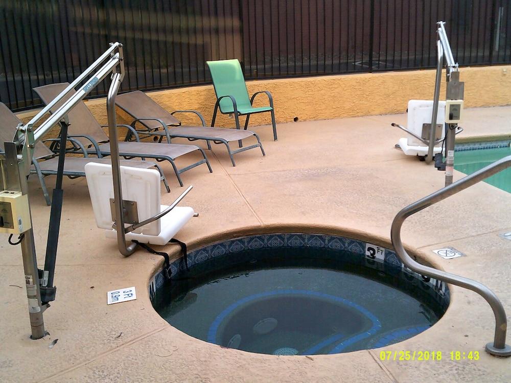 Super 8 By Wyndham Tucson Downtown Convention Center Hotel Bagian luar foto