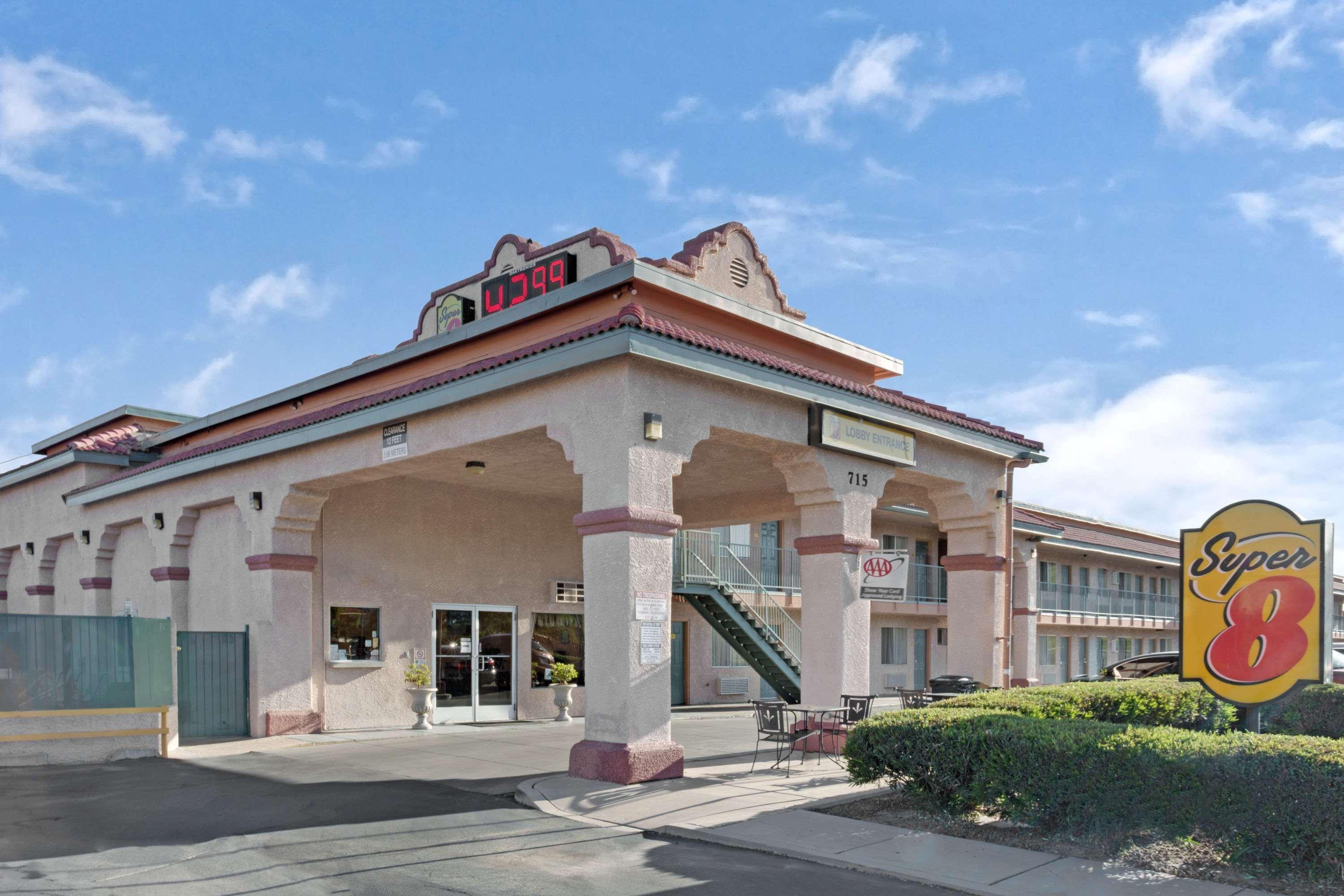 Super 8 By Wyndham Tucson Downtown Convention Center Hotel Bagian luar foto