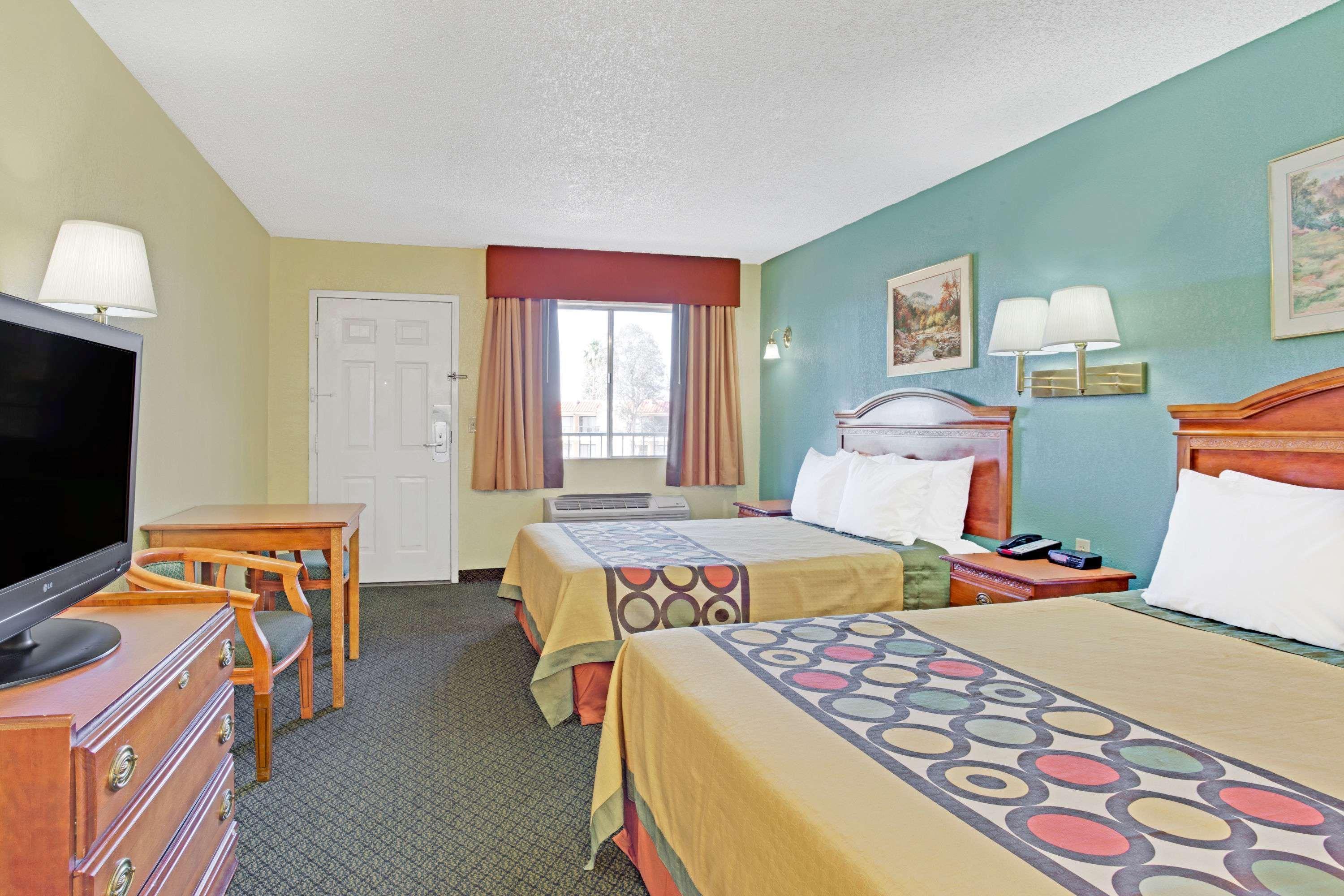 Super 8 By Wyndham Tucson Downtown Convention Center Hotel Bagian luar foto