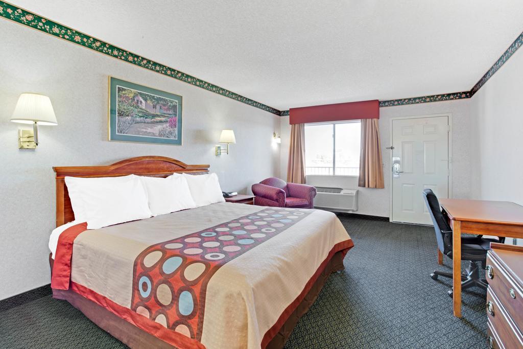 Super 8 By Wyndham Tucson Downtown Convention Center Hotel Bagian luar foto