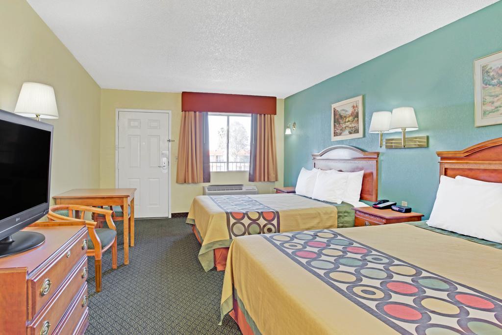 Super 8 By Wyndham Tucson Downtown Convention Center Hotel Bagian luar foto